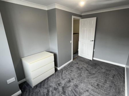 4 bedroom townhouse to rent - Photo 3