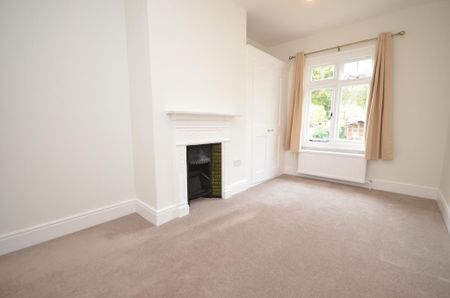 4 bedroom detached house to rent - Photo 3