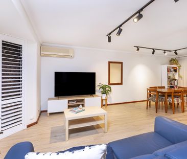 BEAUTIFUL TOWNHOUSE - Photo 5