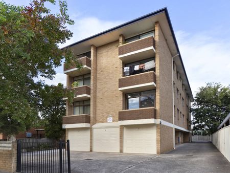 2/96 Macauley Street, Leichhardt NSW 2040 - Apartment For Rent | Domain - Photo 4