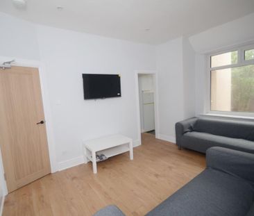4 bedroom terraced house to rent - Photo 4