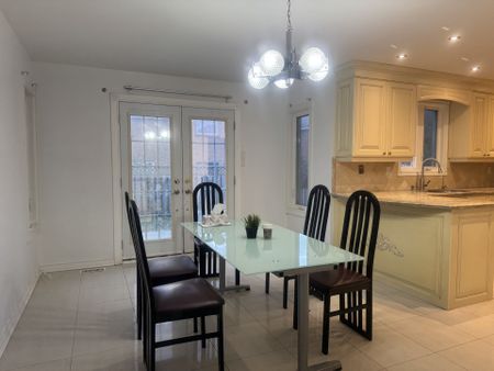 For Lease - Main 11 Hazelmere Drive, Richmond Hill, Ontario - Photo 5