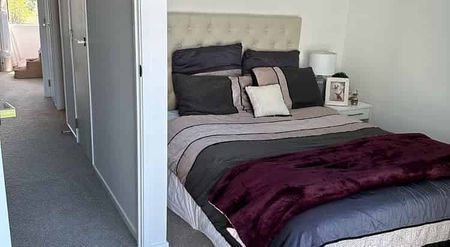 Modern Townhouse in Western Springs - Photo 3