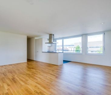 Lichtdurchflutete Attika-Wohnung die kaum Wünsche offen lässt - Photo 2