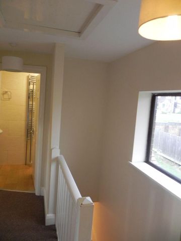 6 bedroom semi-detached house to rent - Photo 5