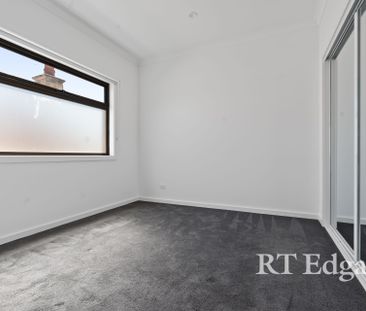 Thinking of selling? Contact our agent - Photo 2