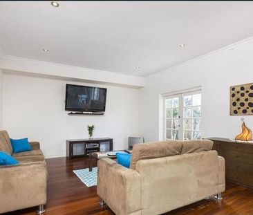 102 Monash Avenue, Como WA 6152 - Photo 2