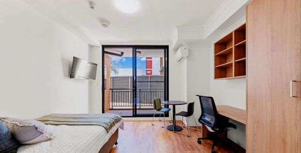 Deluxe Single Studio (Balcony) - Photo 1