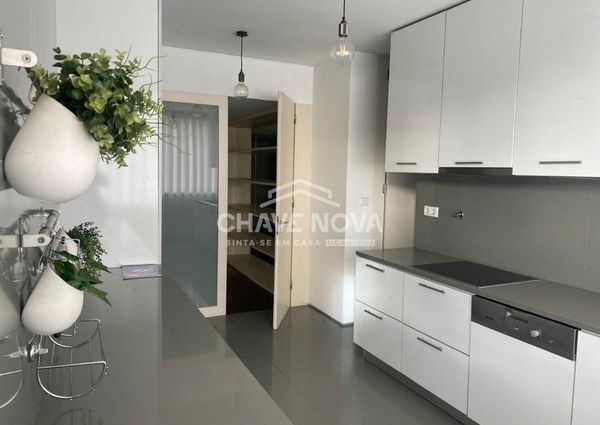 Apartamento T5 em Porto