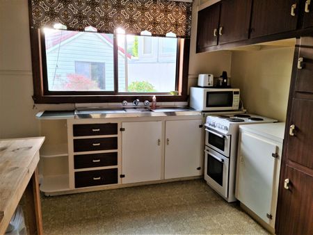 Opportunity to live on desirable Beach Road - 6 or 12 month lease options available - Photo 3