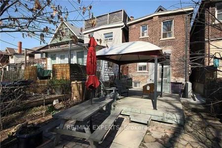Detached Home For Lease | W9045475 - Photo 4