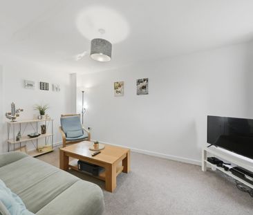 2 Bed Detached House, Chelmsford Drive, CV6 - Photo 1