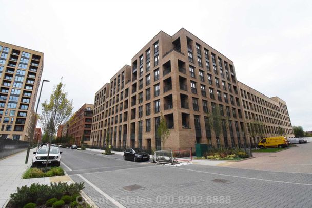 Price £1,800 pcm - Available Now - Furnished - Photo 1