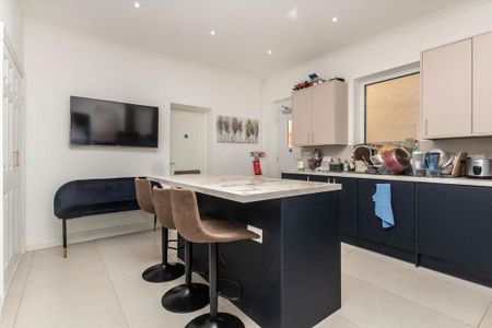 Flat to rent - Photo 3