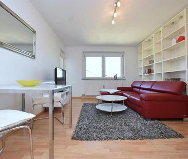 Moderne 2-Zi.-Wohnung, 5. OG mit Aufzug – Stuttgart-Mitte - großer ... - Photo 2