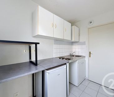 Location Appartement 2 pièces 47m² TROYES 10000 - Photo 2