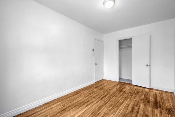 Appartement - 10862 Av. de l'Esplanade - Photo 1