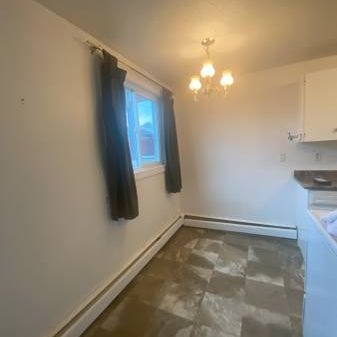 Unfurnished 2 bed, 1 bath apartment for rent - Photo 4