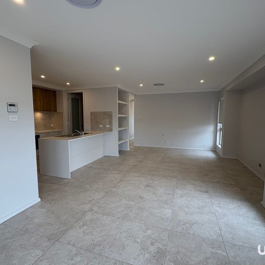 Four Bedroom Home in Huntlee for Lease! - Photo 1