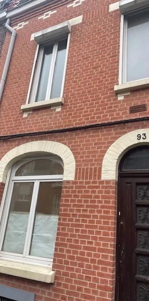 Maison mitoyenne à louer F5 à Hellemmes - Photo 1