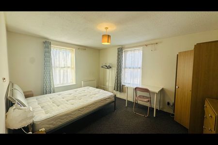 3 Bed Flat, Heron Street, M15 - Photo 4