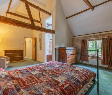 2 bedroom semi-detached house to rent - Photo 4