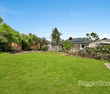 Splendid Family Home in Prime Location – Endless Possibilities! - Photo 6