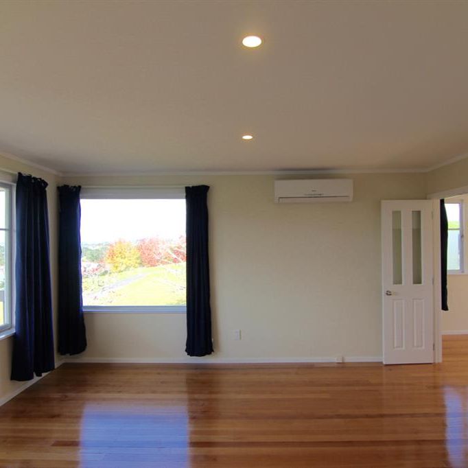 3 bedroom family home in West Harbour - Photo 1