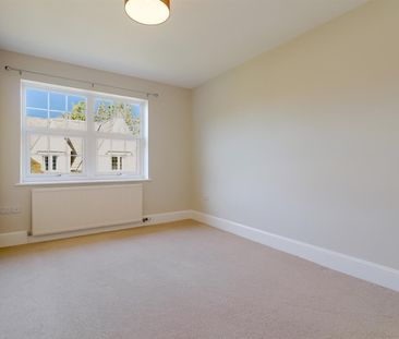 A 2 Bedroom House in Prestbury Manor GL52 3NQ - Photo 4