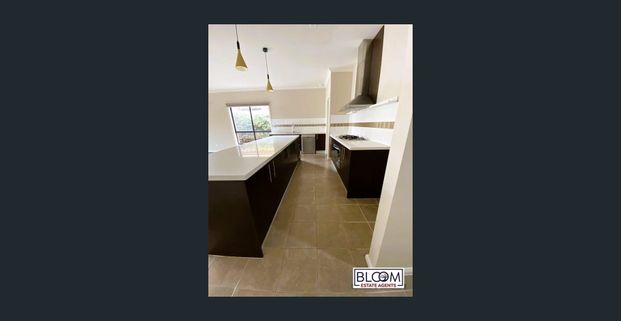 Beautiful family home located in the heart of Tarneit - Photo 1