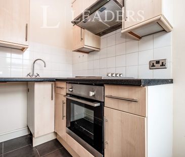 1 bedroom flat to rent Westcourt Road - Photo 2