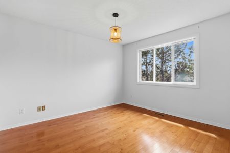 For Lease - 21 Kersey Crescent, Richmond Hill, Ontario - Photo 3