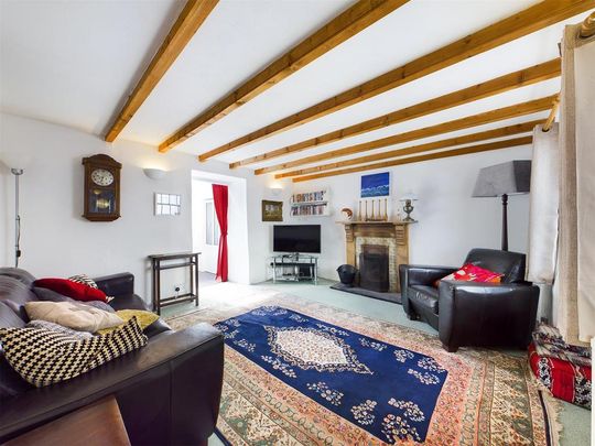 3 bedroom semi-detached house to rent - Photo 1