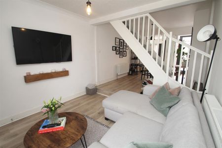 Henry Street, HP3 9DU, Hemel Hempstead - Photo 2