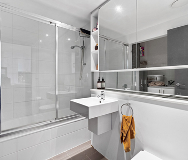 Spacious Unit in the Heart of Hamilton! - Photo 4