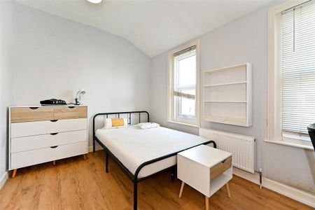 7 bedroom end of terrace house to rent - Photo 4