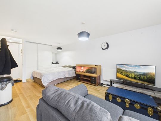 Mitton Court Mitton, Tewkesbury, Gloucestershire, GL20 - Photo 1