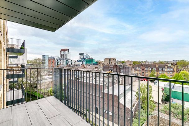 A wonderful two bedroom apartment located in the sought after Ram Quarter - Photo 1