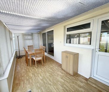 3 bedroom detached bungalow to rent - Photo 3