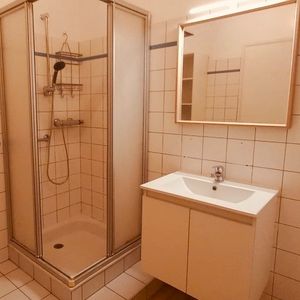 Location Appartement 2 pièces 63m² LYON 5ème - Photo 2