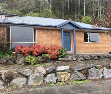 Modern Living - Photo 1