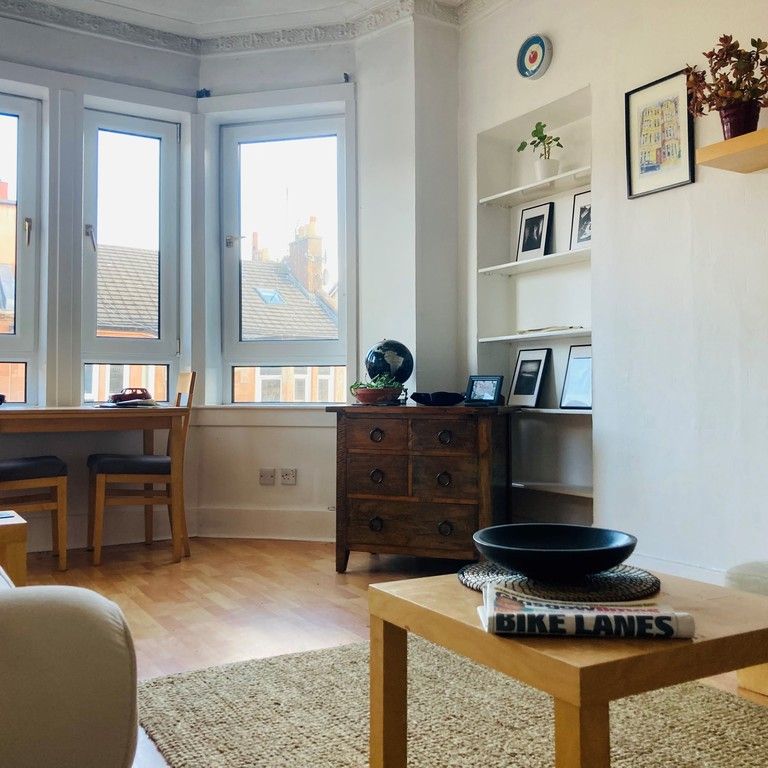 Skirving Street, Bright 1 Bed Furnished Apartment, Shawlands – Available 10/01/2025 - Photo 1