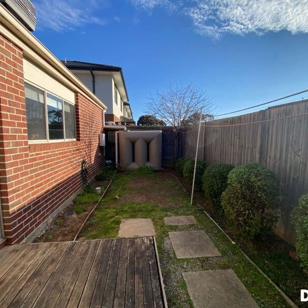 Ideal Family home in Werribee - Photo 1