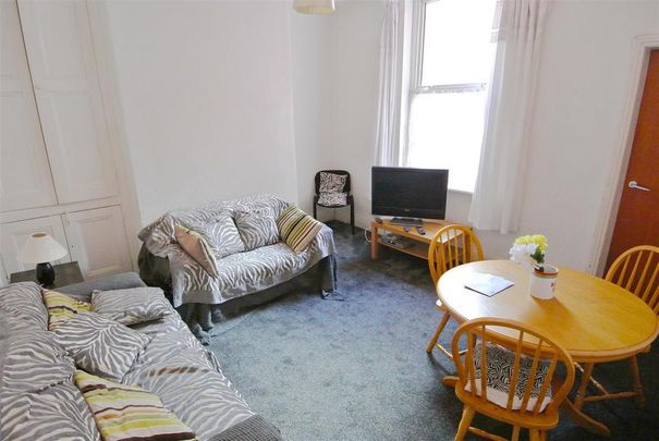 5 bedroom house to rent - Photo 1