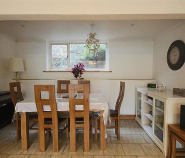 4 bedroom semi-detached house to rent - Photo 2