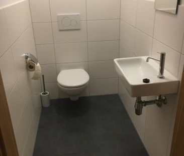 Attraktive 2-Zimmerwohnung mit Terrasse und Tiefgaragenplatz in Fel... - Photo 3