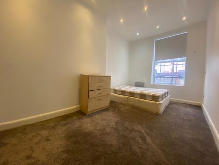 2 bedroom flat to rent - Photo 4