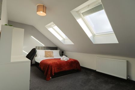 6 Bedroom Home – Medium Let - Photo 5