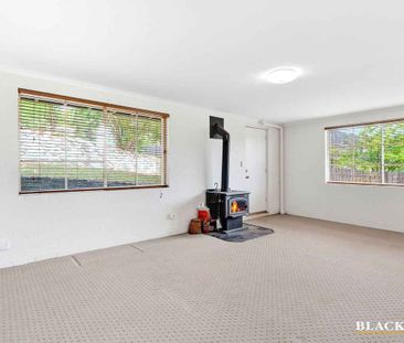 Spacious living with Solar - Photo 1