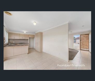 MODERN UNIT IN QUIET CUL DE SAC - Photo 5